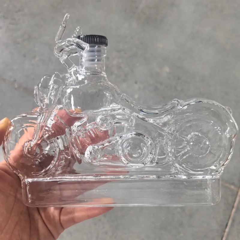 Motorcycle Style Whisky Decant - Glass Decanter Whiskey recension och pris